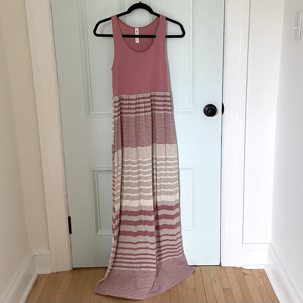 🌟 3 FOR $25 🌟 Vanilla Bay Pink & Grey Striped Maxi Dress